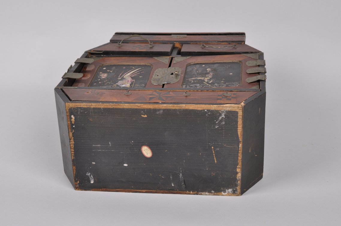 Tansu Jewelry Chest, 18th Century, photo 19 of 20