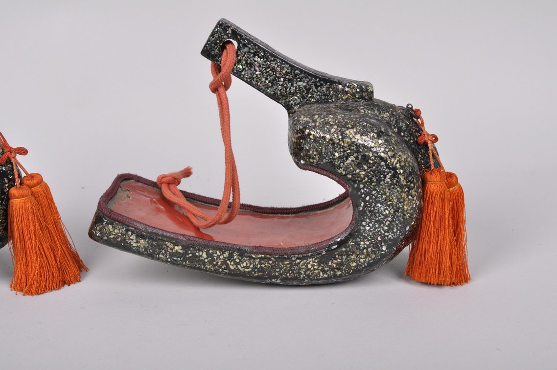 Pair of 'Raden' Samurai 'Abumi" Stirrups with Tassels, photo 3 of 11