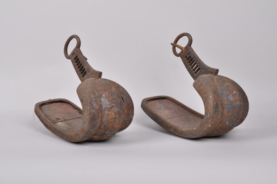 Pair of Japanese Samurai Abumi Stirrups, photo 2 of 16