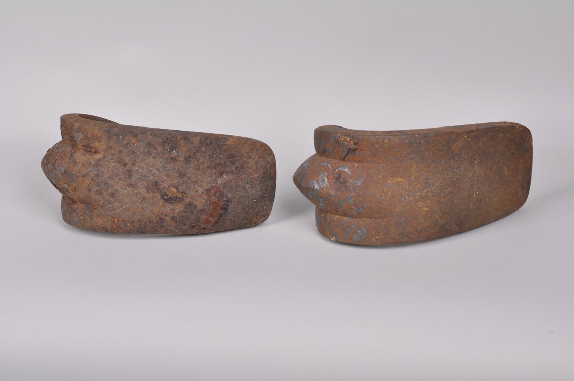 Pair of Japanese Samurai Abumi Stirrups, photo 15 of 16