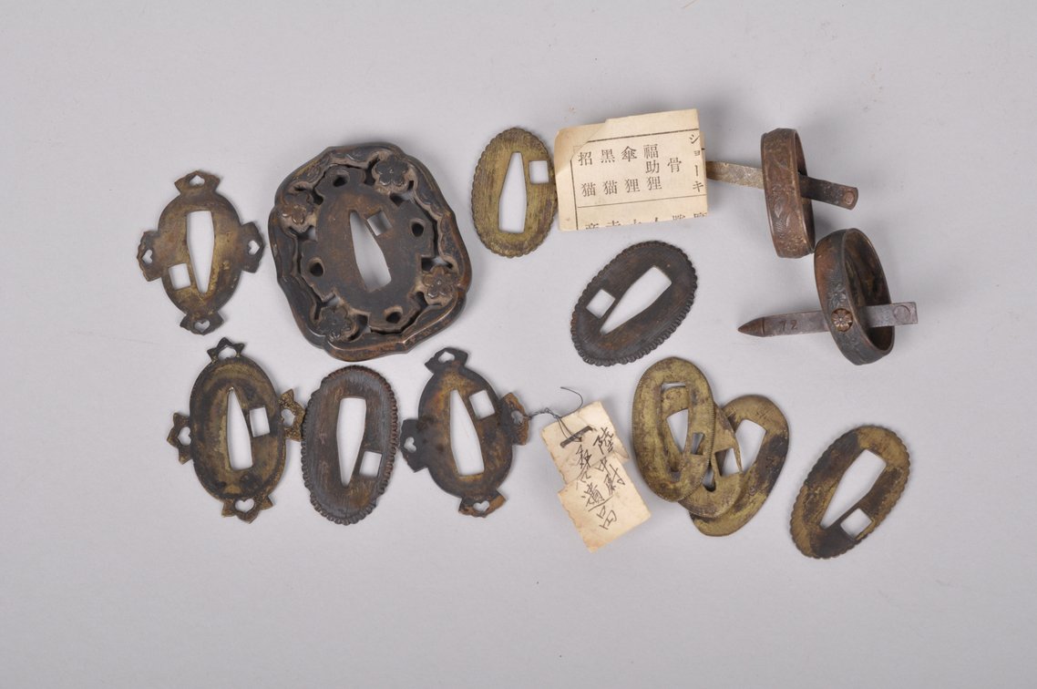 Japanese Tsuba, Seppa Spacers, Fuchi with Retaining Clip, and Wooden Box, photo 4 of 12