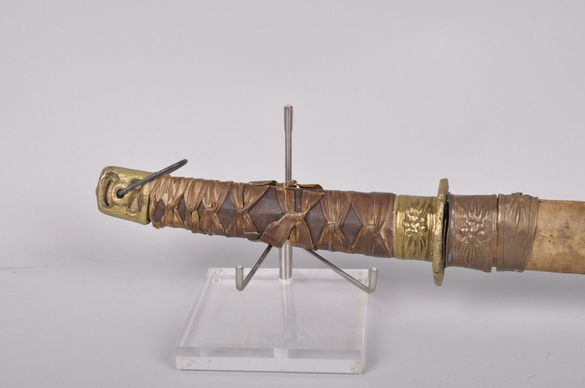 Japanese Katana Sword with Leather Wrapped Scabbard, photo 3 of 12