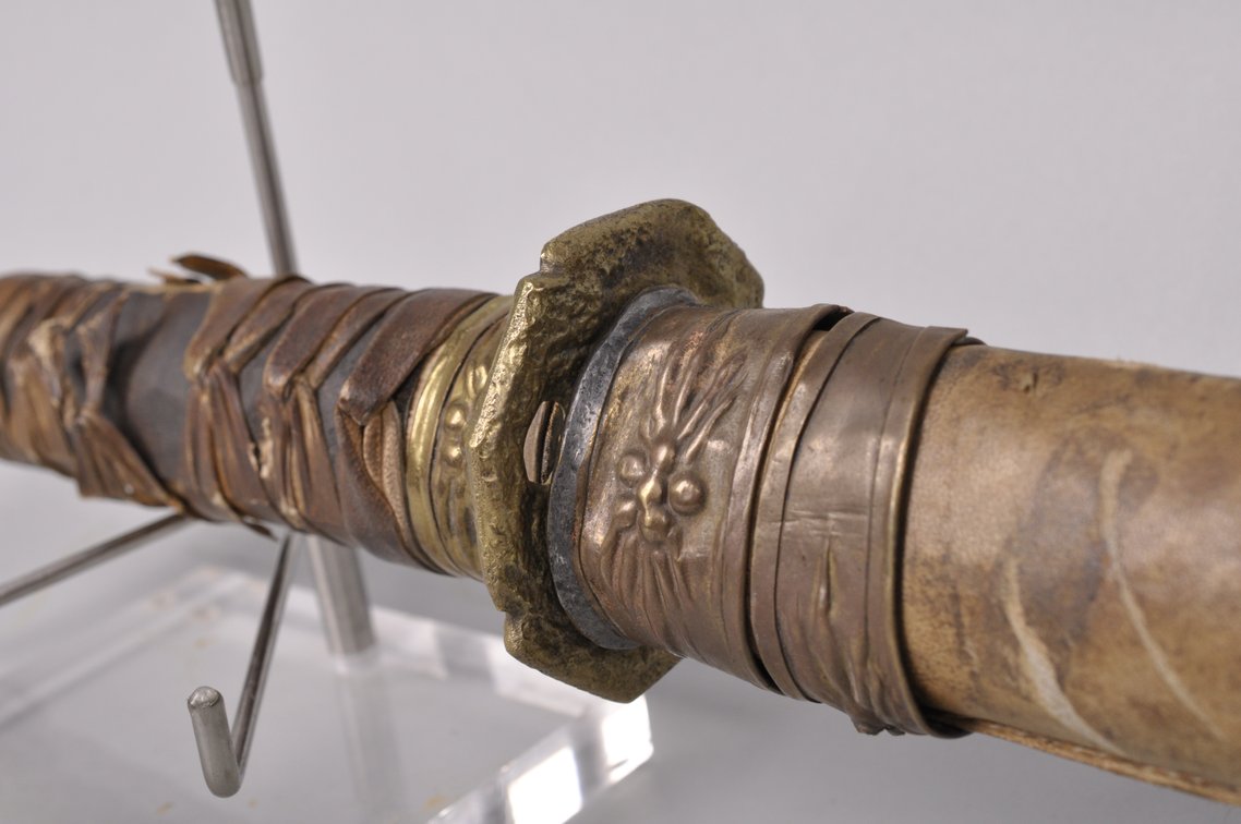 Japanese Katana Sword with Leather Wrapped Scabbard, photo 8 of 12