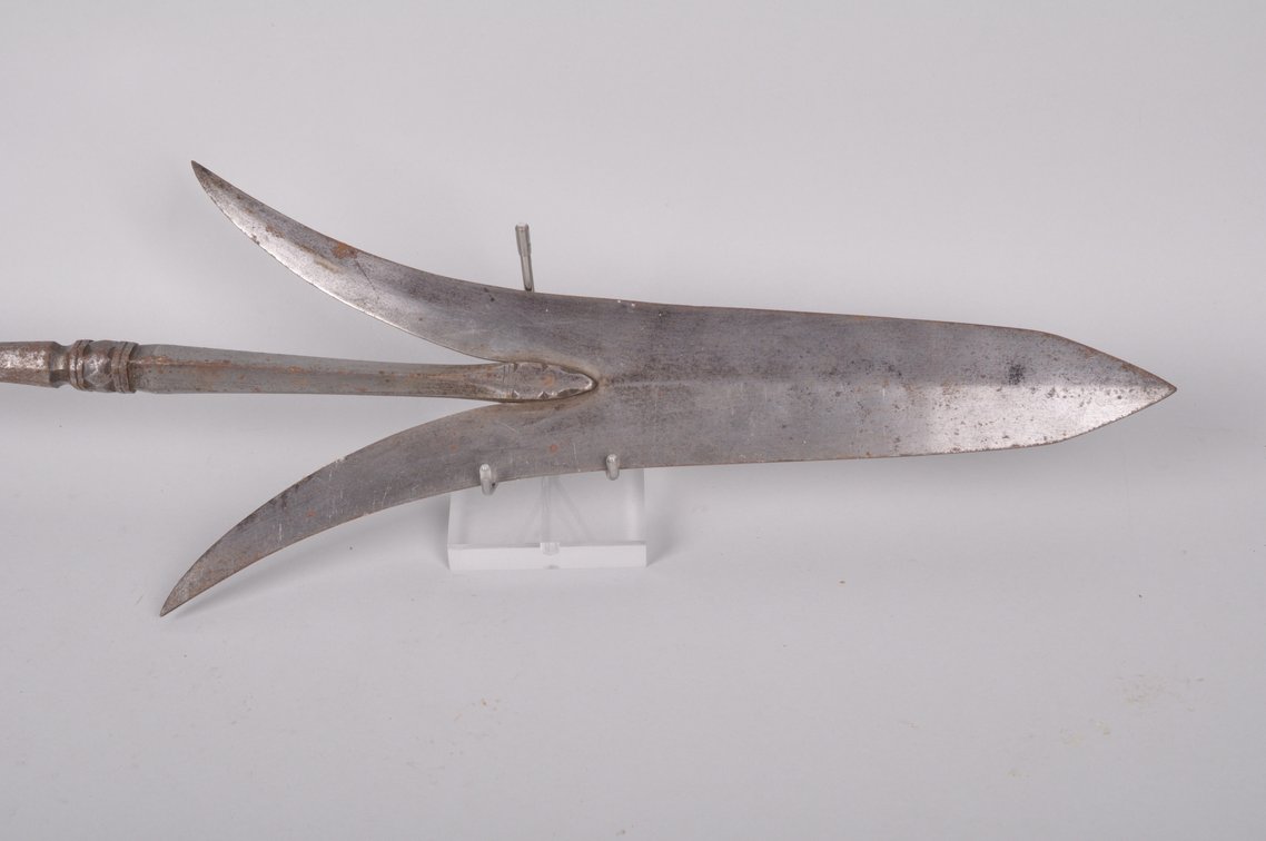 Chinese Double Edged Spear Sword, photo 2 of 12