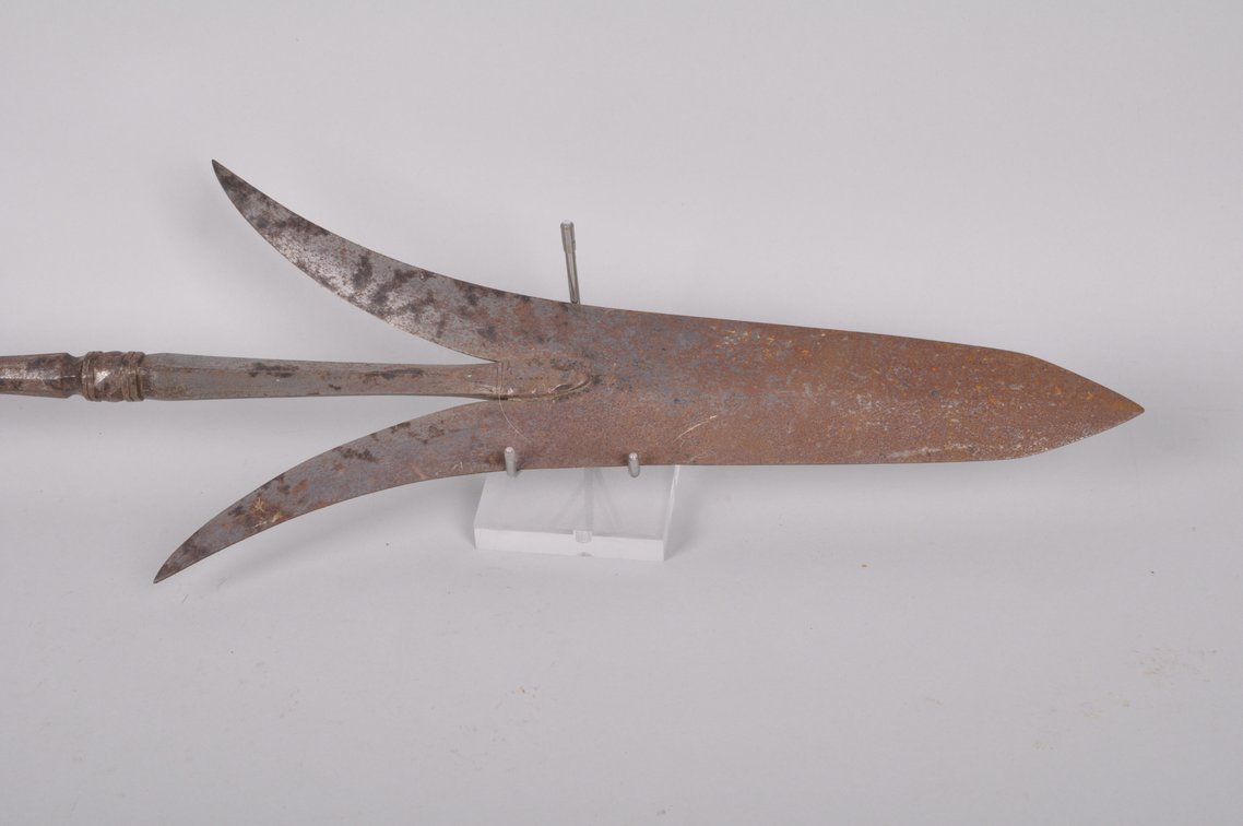 Chinese Double Edged Spear Sword, photo 9 of 12