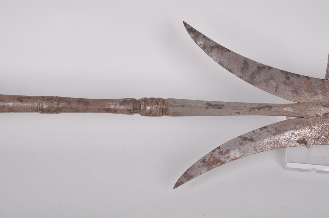 Chinese Double Edged Spear Sword, photo 10 of 12