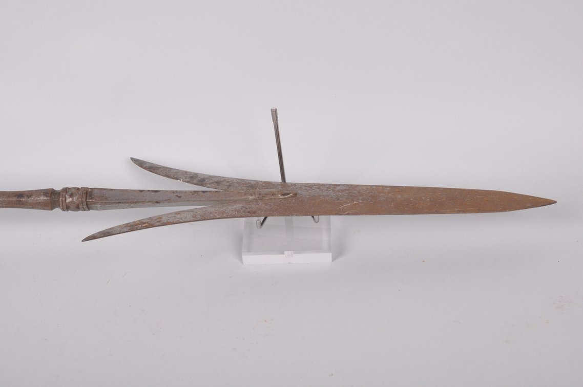 Chinese Double Edged Spear Sword, photo 7 of 12