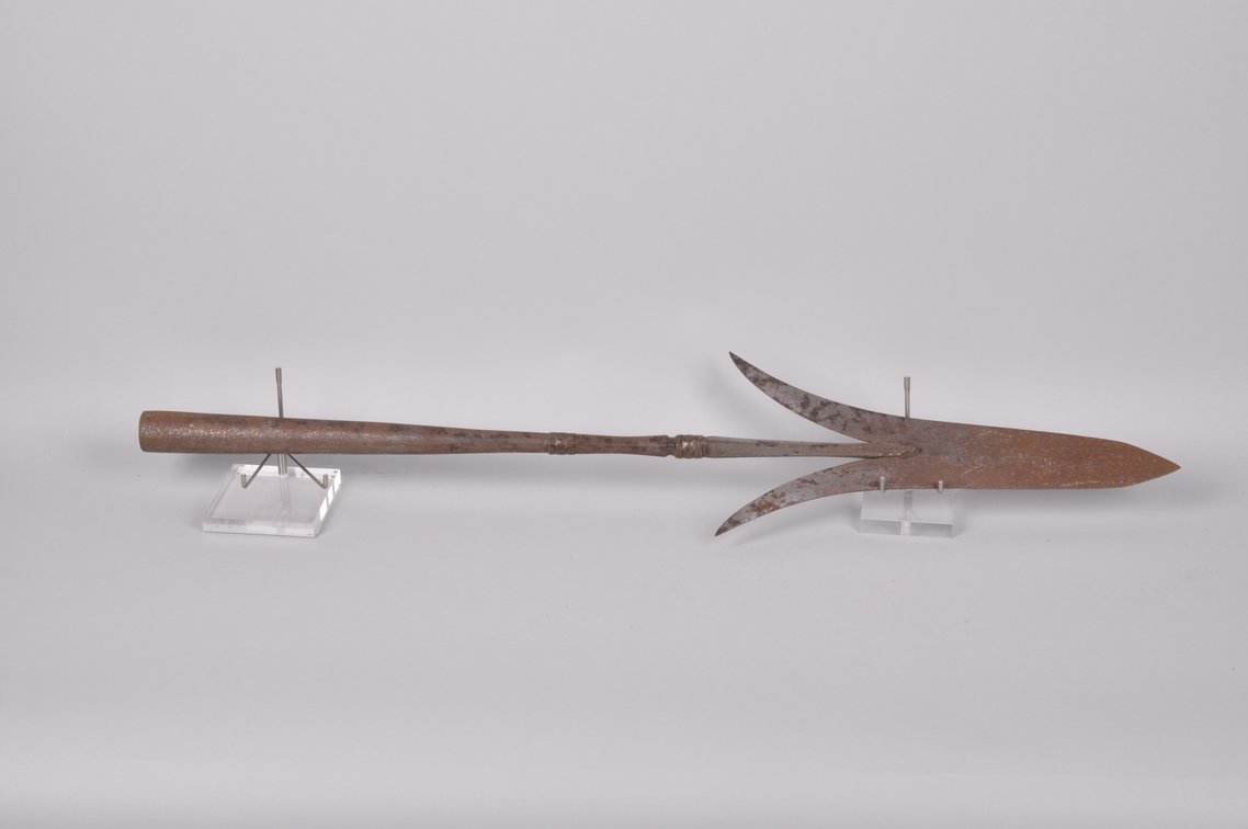 Chinese Double Edged Spear Sword, photo 8 of 12