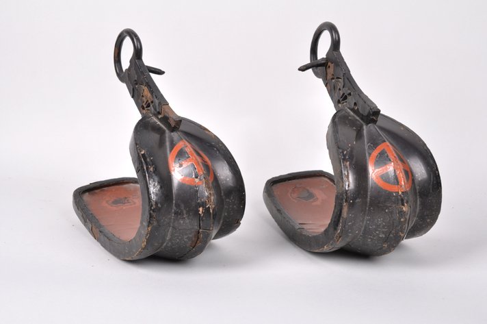 A Pair of Japanese Stirrup 'Abumi' SATSUMA Samurai Clan