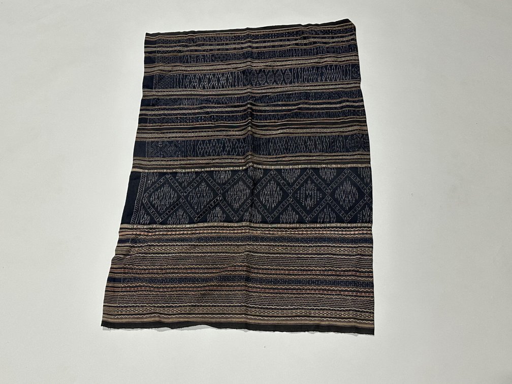 Vietnam, Filipino, and Chinese Silk and Woven Fabric, photo 12 of 13