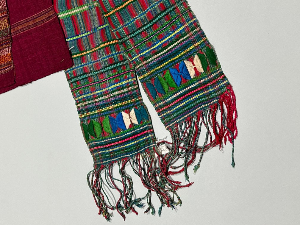 Laos and Cambodia Woven Fabrics, photo 11 of 16