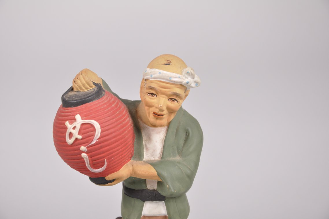 Six Hakata Statues with Lanterns, photo 4 of 13