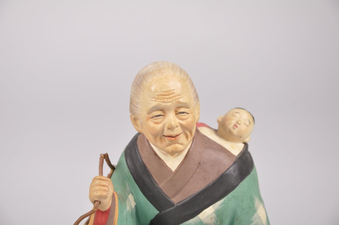 Seven Grandmother and Child Hakata Dolls, photo 7 of 12