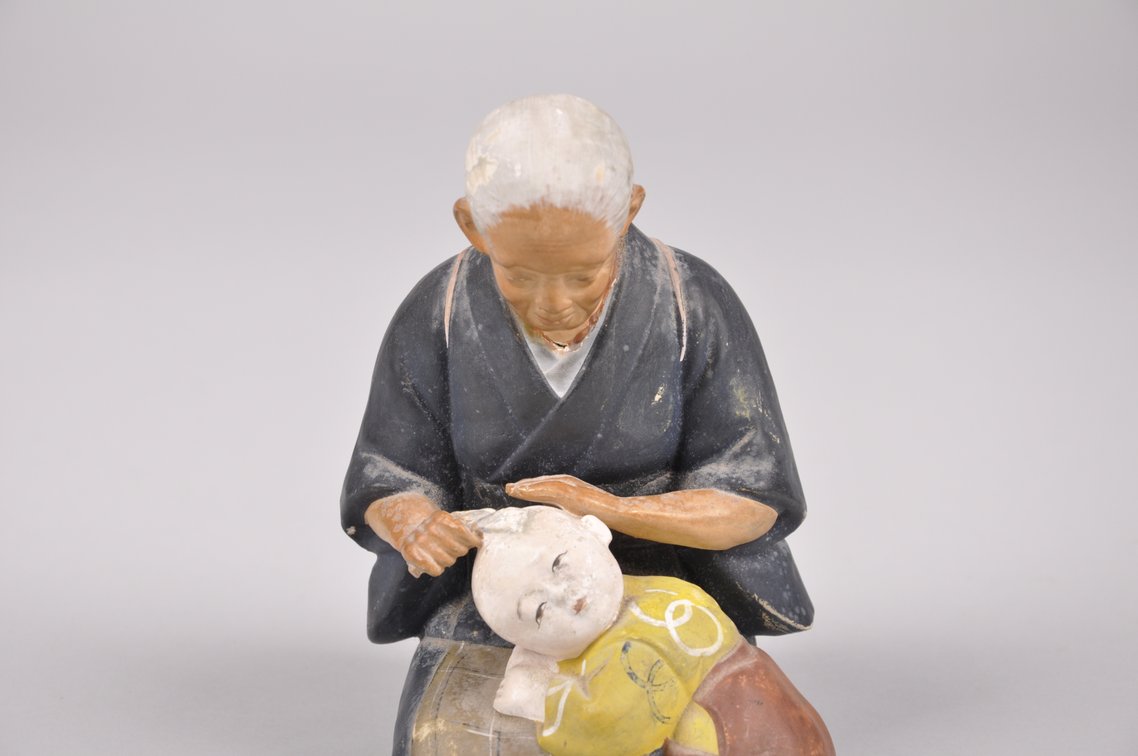 Seven Grandmother and Child Hakata Dolls, photo 8 of 12