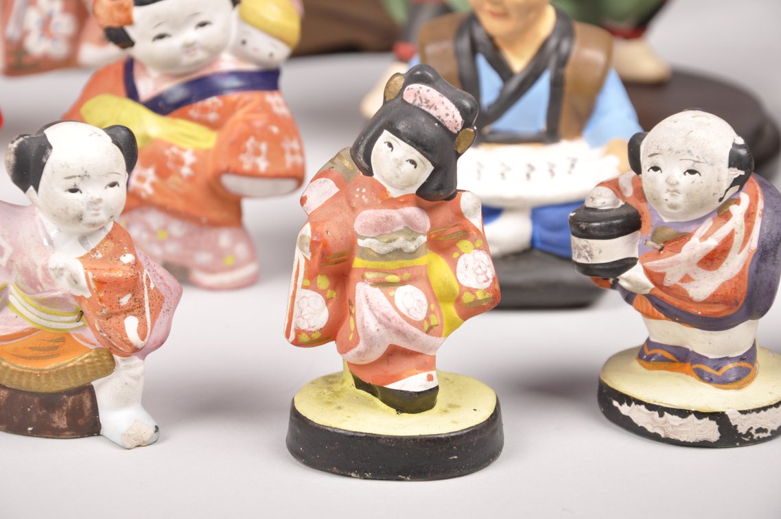 Hakata Dolls, A Temari Ball, and a Kabuki Doll, photo 5 of 19