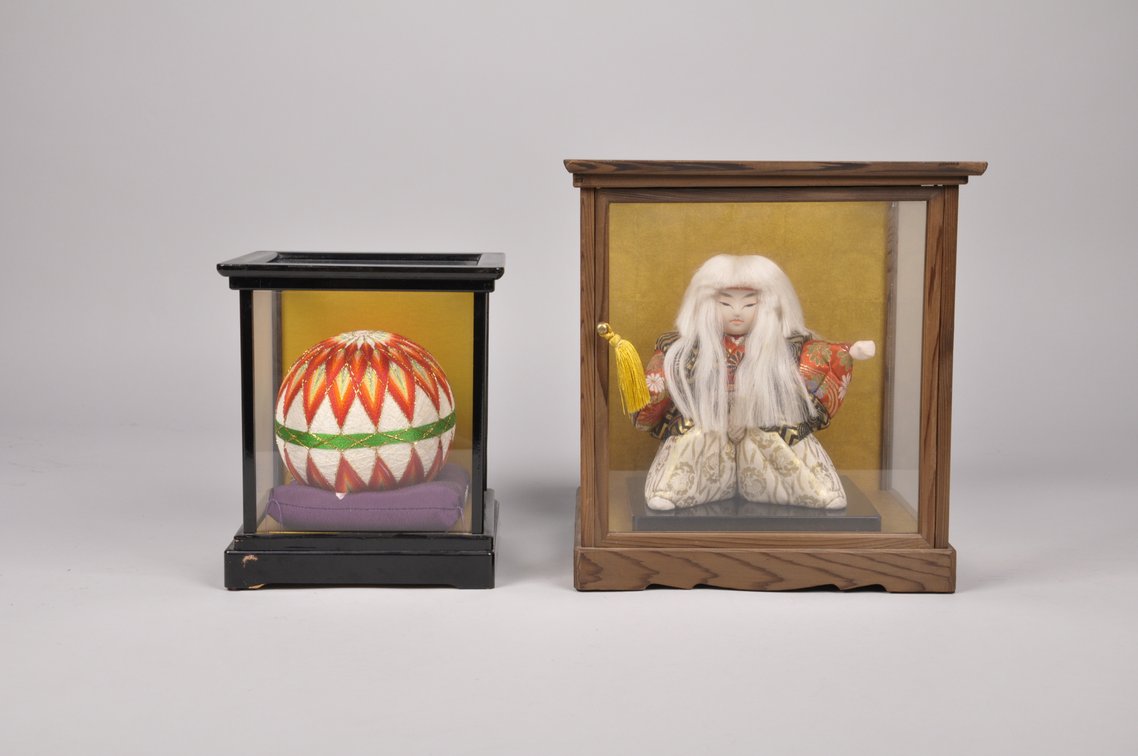 Hakata Dolls, A Temari Ball, and a Kabuki Doll, photo 12 of 19