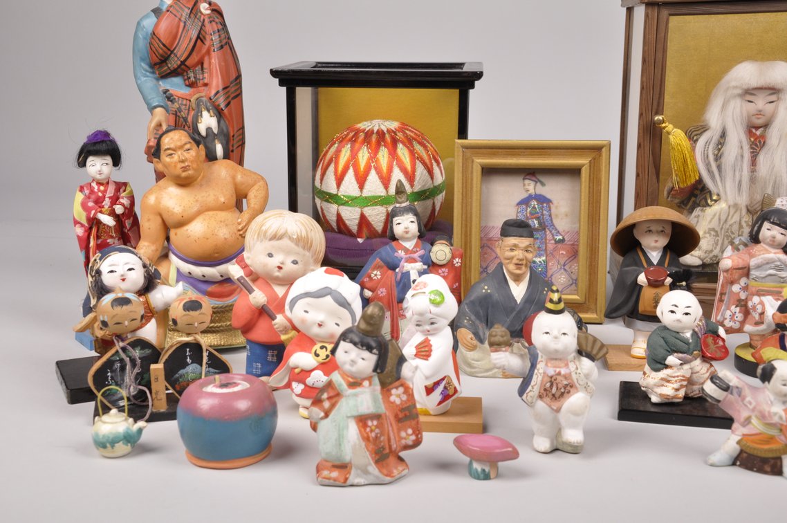 Hakata Dolls, A Temari Ball, and a Kabuki Doll, photo 9 of 19