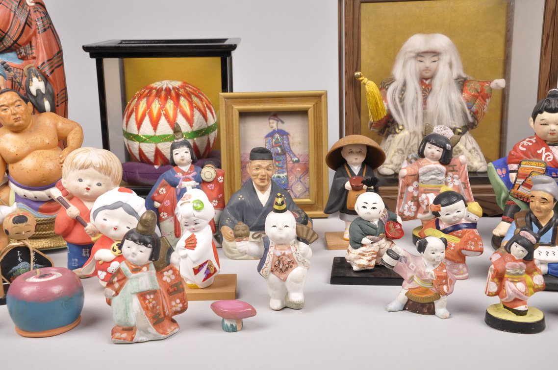 Hakata Dolls, A Temari Ball, and a Kabuki Doll, photo 10 of 19