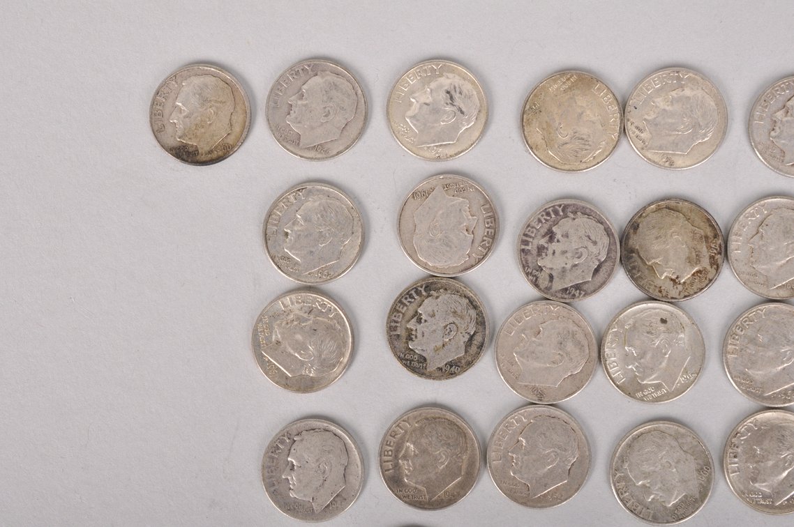 Average Circulated Silver Roosevelt and Mercury Dimes, photo 2 of 17