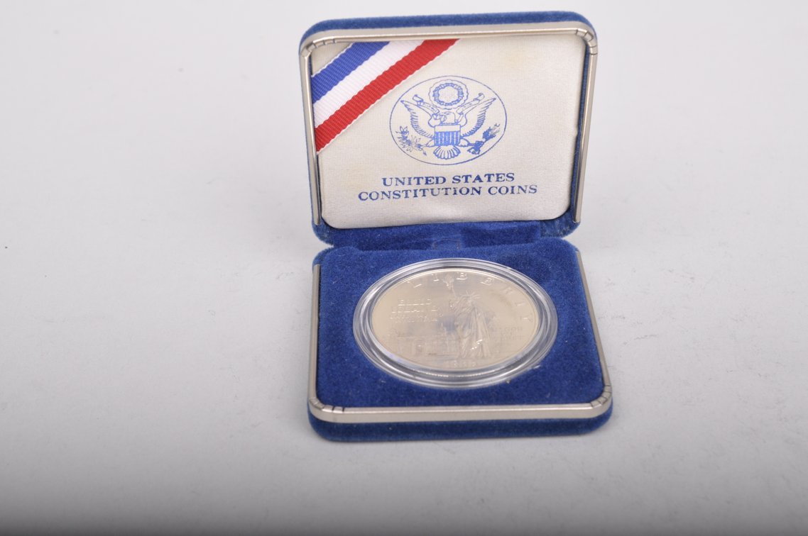 1986 US Constitution Silver Dollar, photo 4 of 4