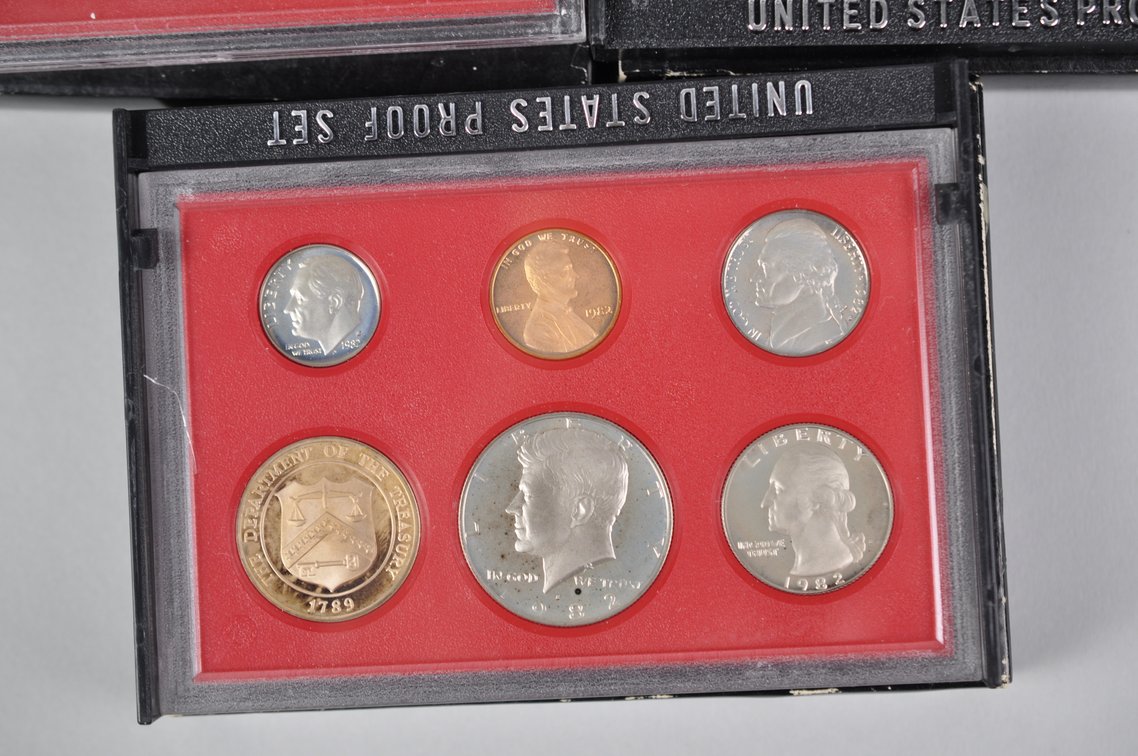 US Proof Sets 1980, 1980, 1981, 1982x2, photo 7 of 11