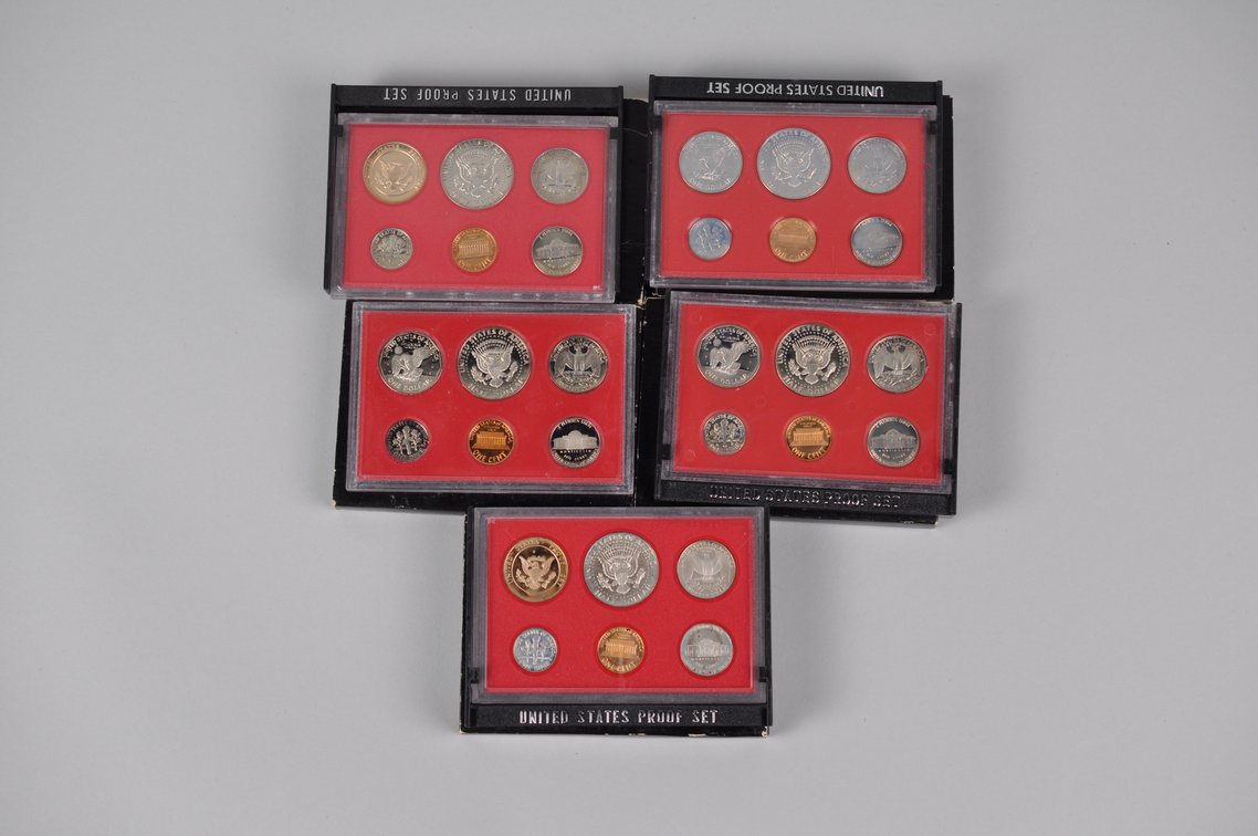 US Proof Sets 1980, 1980, 1981, 1982x2, photo 8 of 11