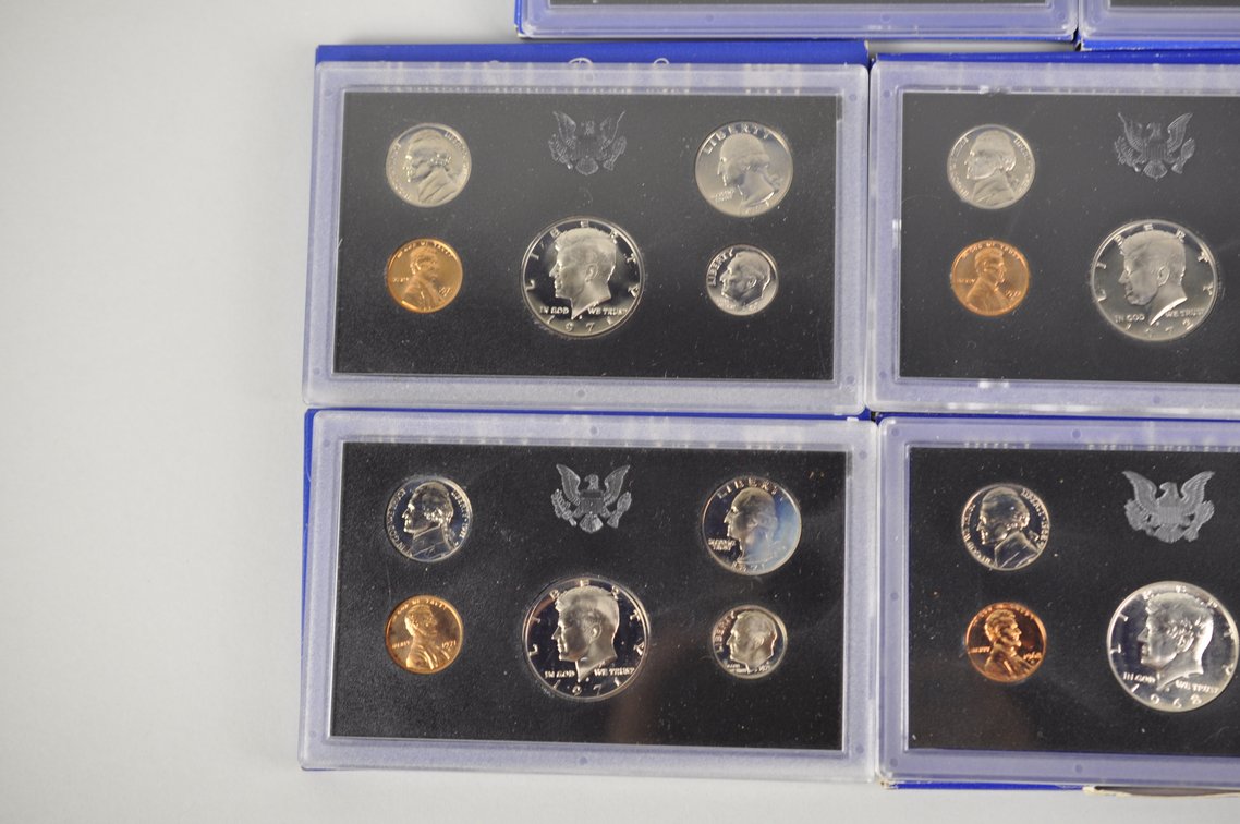 US Proof Sets 1968, 1970 x2, 1971 x2, 1972 x3, photo 5 of 13