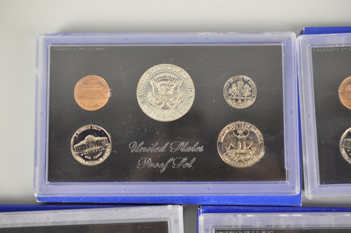 US Proof Sets 1968, 1970 x2, 1971 x2, 1972 x3, photo 9 of 13