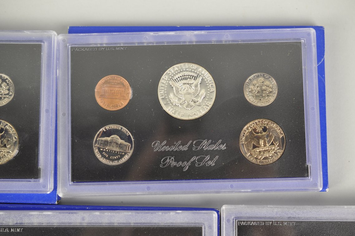 US Proof Sets 1968, 1970 x2, 1971 x2, 1972 x3, photo 10 of 13