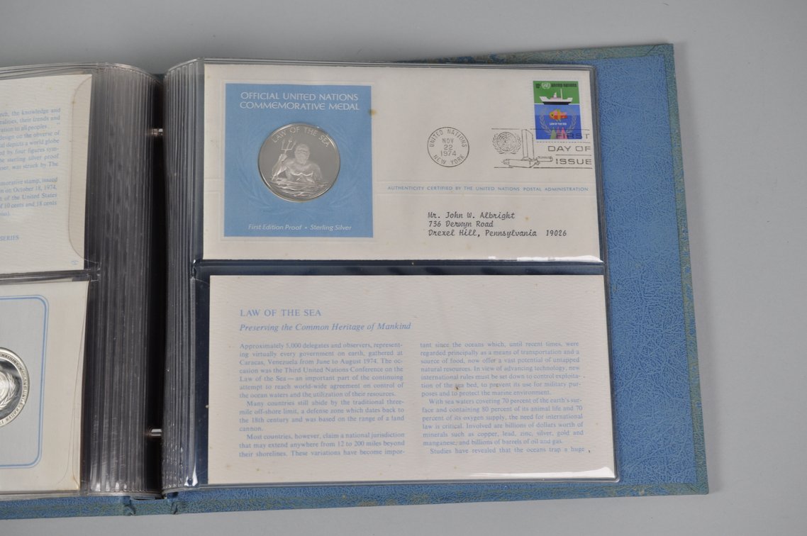Commemorative Medals and Tokens with Postal Notes in Binders, photo 15 of 16