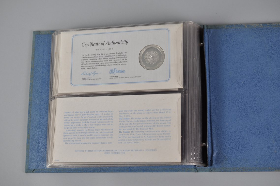 Commemorative Medals and Tokens with Postal Notes in Binders, photo 16 of 16