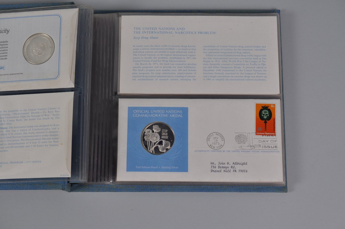 Commemorative Medals and Tokens with Postal Notes in Binders, photo 4 of 16