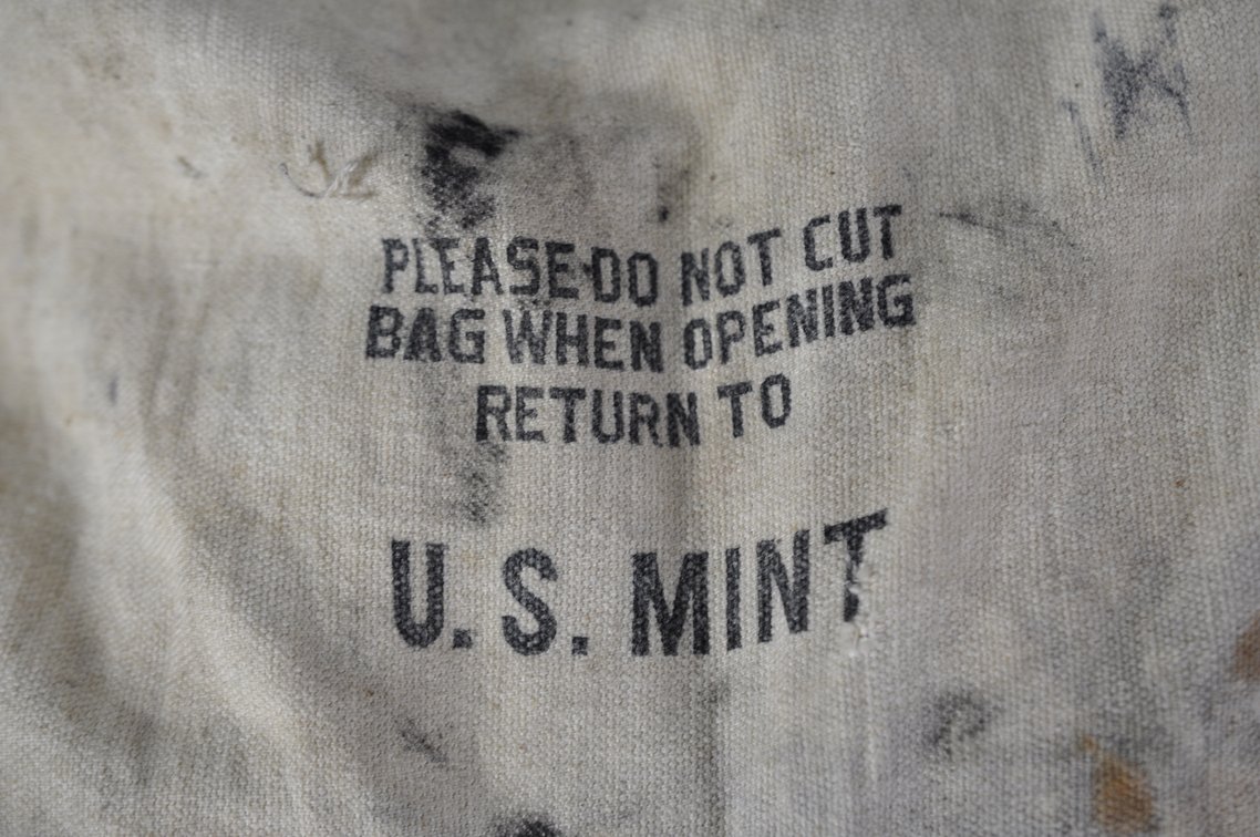 Assorted Lincoln Copper Cents in a Vintage US Mint Bag, photo 2 of 10