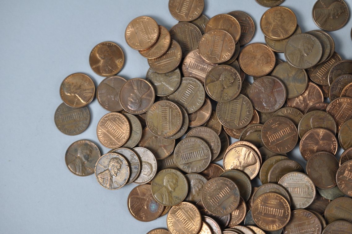 Assorted Lincoln Copper Cents in a Large Tin Can, photo 6 of 10