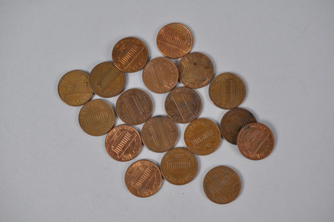 Assorted Lincoln Copper Cents in a Vintage US Mint Bag, photo 10 of 10