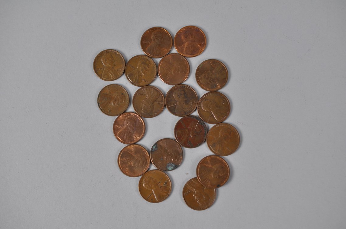 Assorted Lincoln Copper Cents in a Vintage US Mint Bag, photo 8 of 10