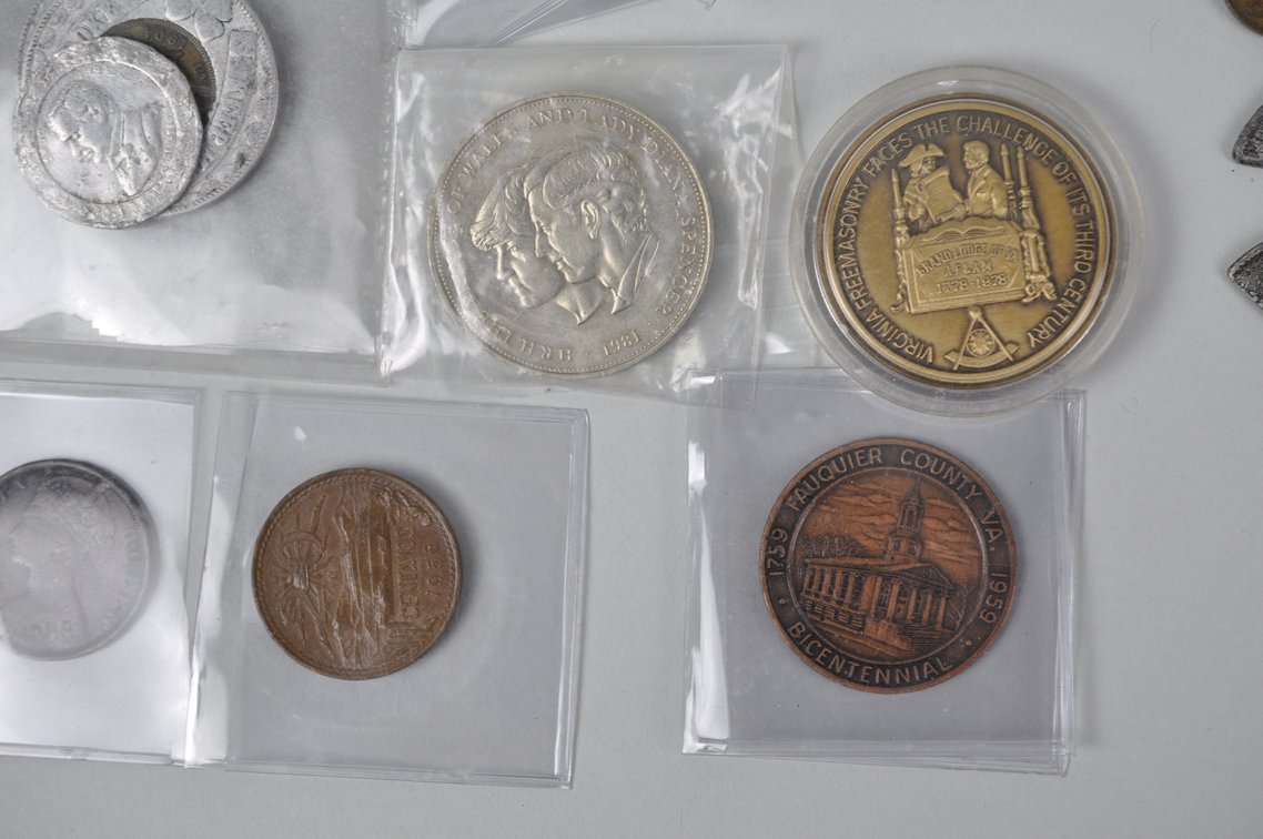 Assorted Collection of World Coins and Tokens, photo 13 of 17