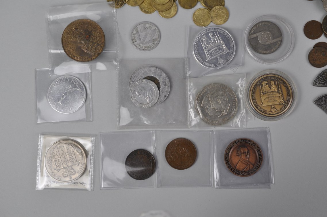 Assorted Collection of World Coins and Tokens, photo 15 of 17