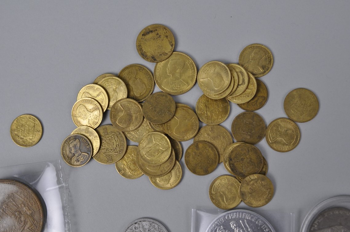 Assorted Collection of World Coins and Tokens, photo 8 of 17