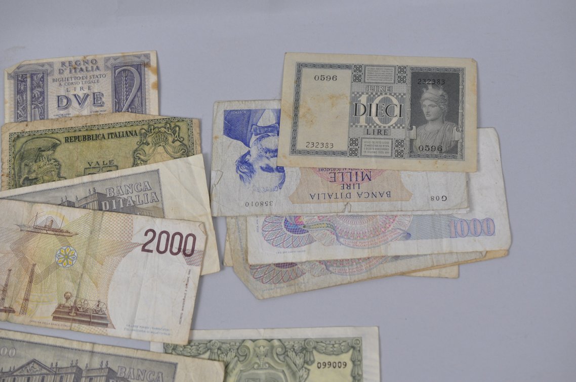 Assortment of Old Italian Lire Banknotes, photo 15 of 17