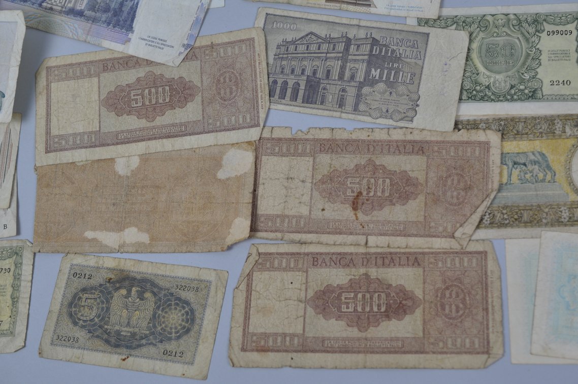 Assortment of Old Italian Lire Banknotes, photo 16 of 17