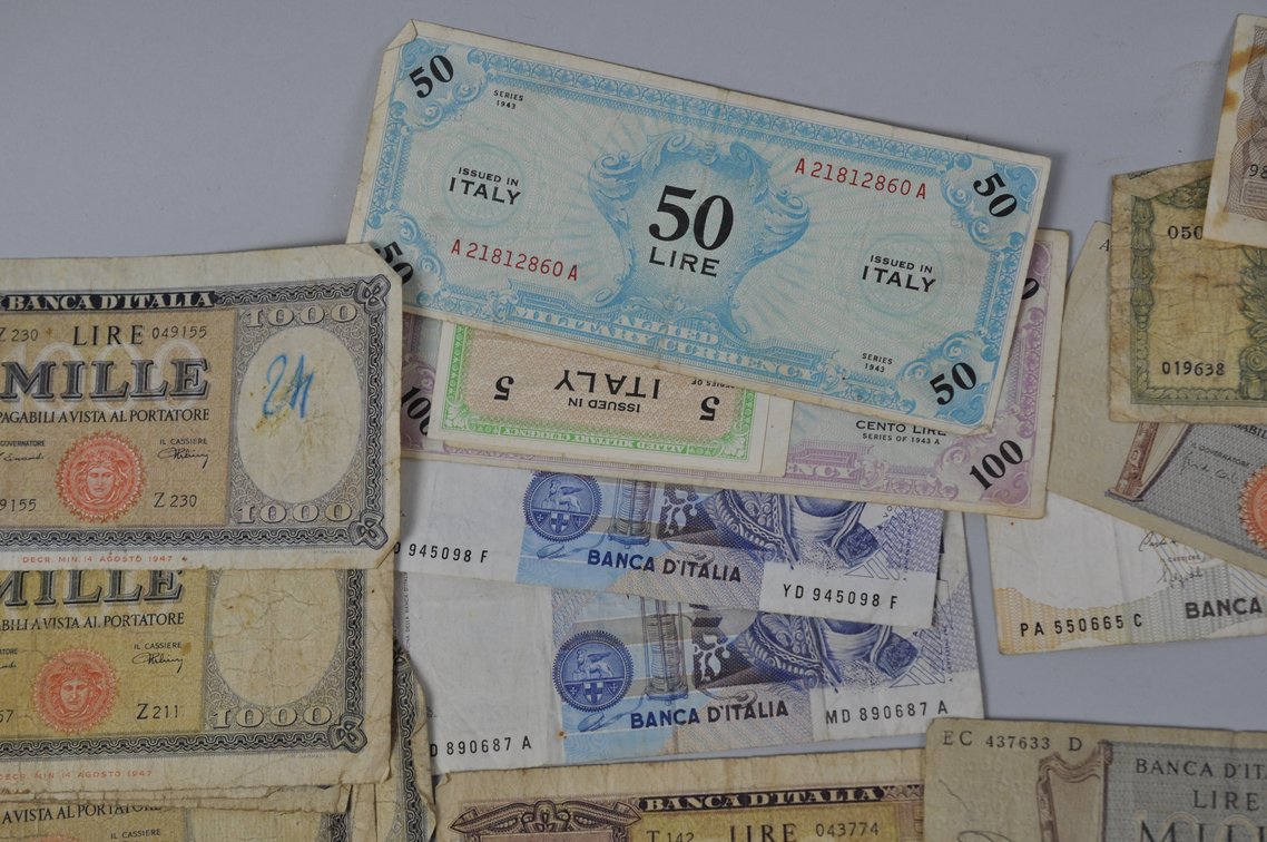 Assortment of Old Italian Lire Banknotes, photo 3 of 17