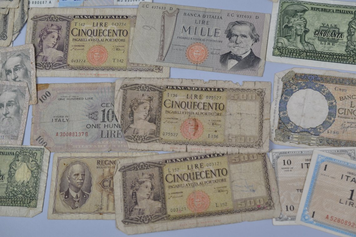 Assortment of Old Italian Lire Banknotes, photo 8 of 17