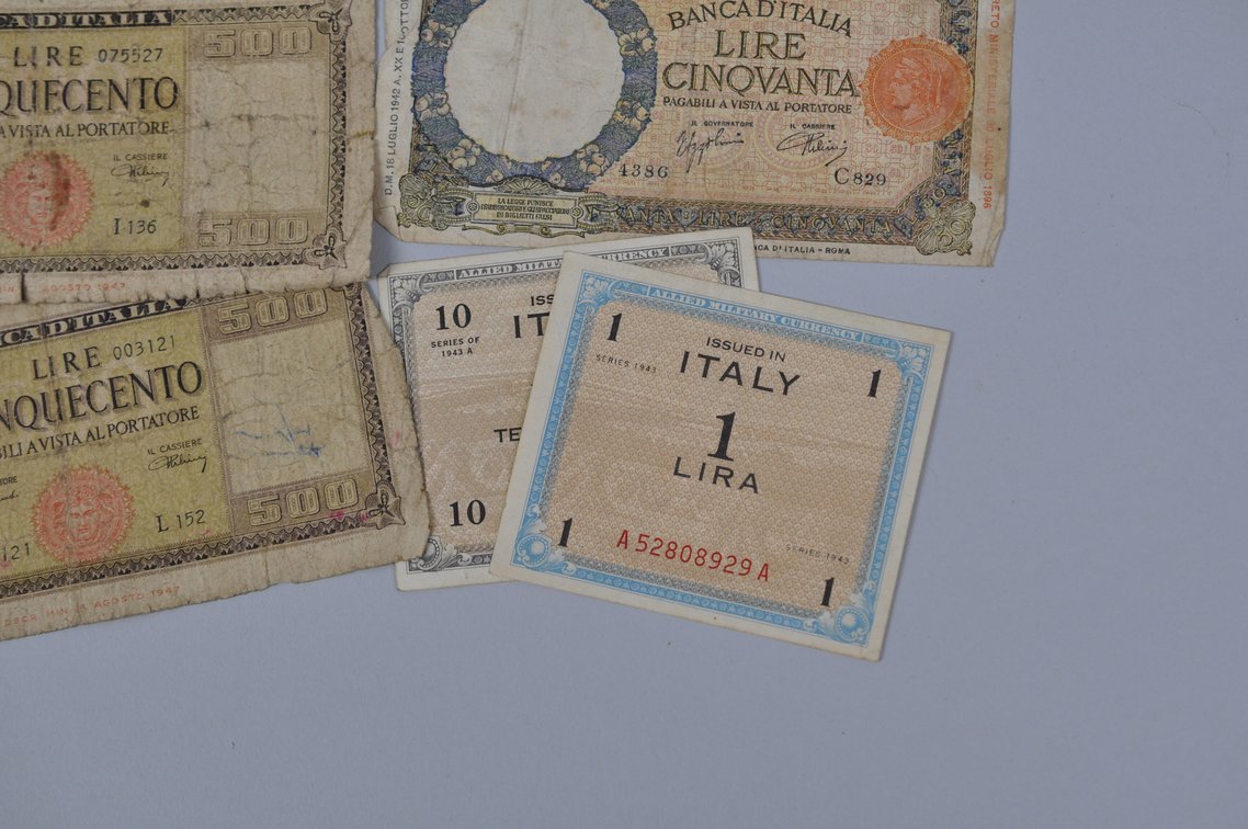 Assortment of Old Italian Lire Banknotes, photo 10 of 17