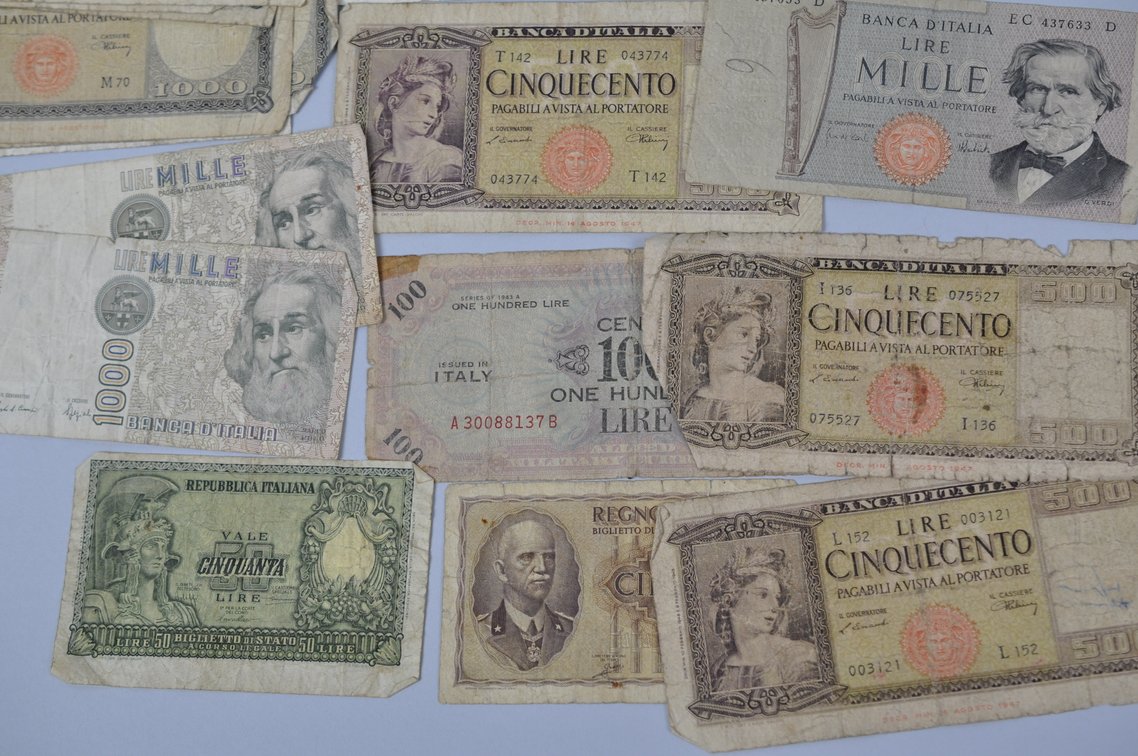 Assortment of Old Italian Lire Banknotes, photo 7 of 17