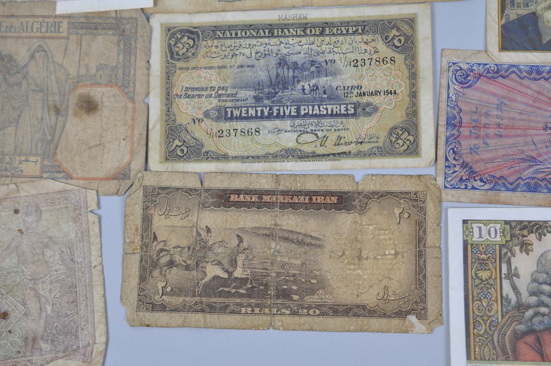 Assortment of Old Franc Banknotes, photo 12 of 15