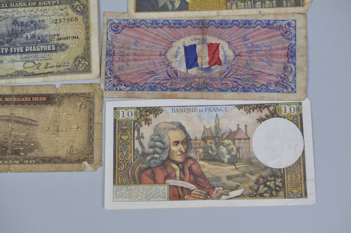 Assortment of Old Franc Banknotes, photo 13 of 15