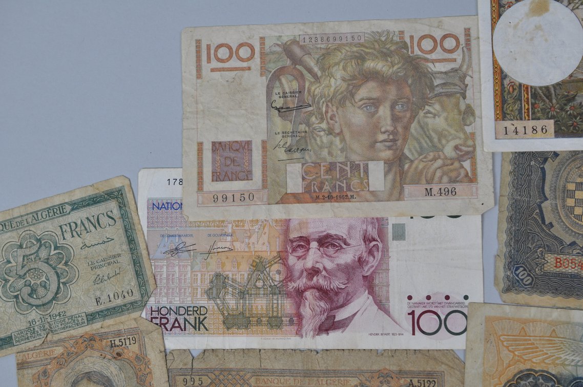 Assortment of Old Franc Banknotes, photo 4 of 15