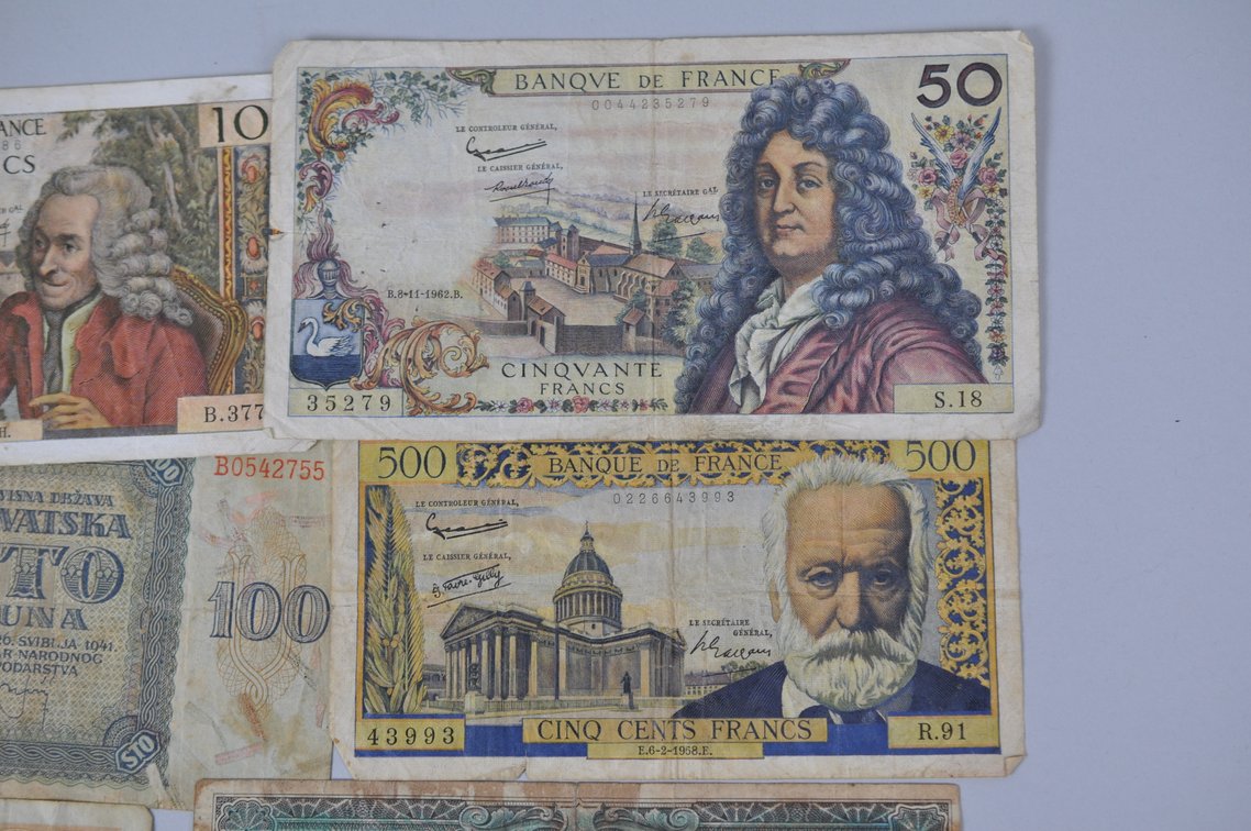 Assortment of Old Franc Banknotes, photo 7 of 15