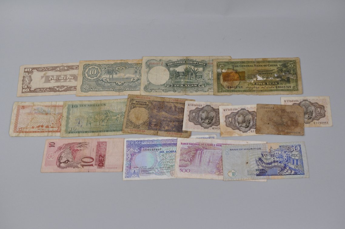 Assortment of Old Banknotes, photo 11 of 19